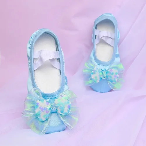 Imagen 2 del producto Zapato de baile de Ballet para niños, suela suave, azul, rosa y morado, bonito espectáculo en escenario, zapatos con forma de pata de gato, accesorios con lazo