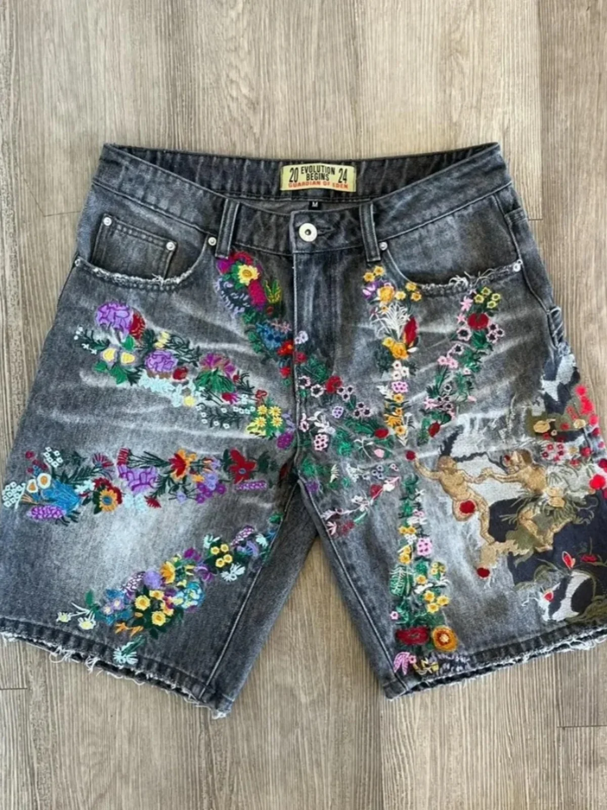 HipHop Painting Embroidered Denim Shorts Straight Leg mid Waist Short Length Casual Modern Style for Daily Wear All Seasons