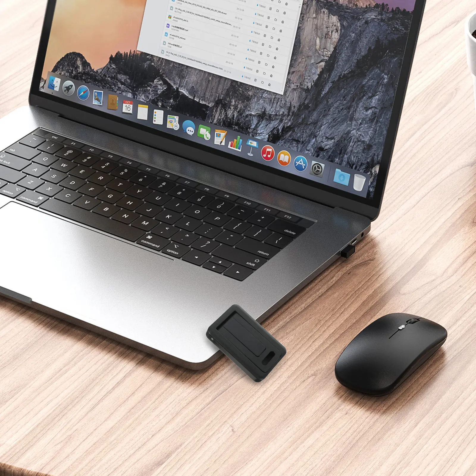 

Комплект из 2-х тонких и легких подставок-опор для ноутбука с клейкой основой, охлаждающая подставка для портативного компьютера, для использования на столе