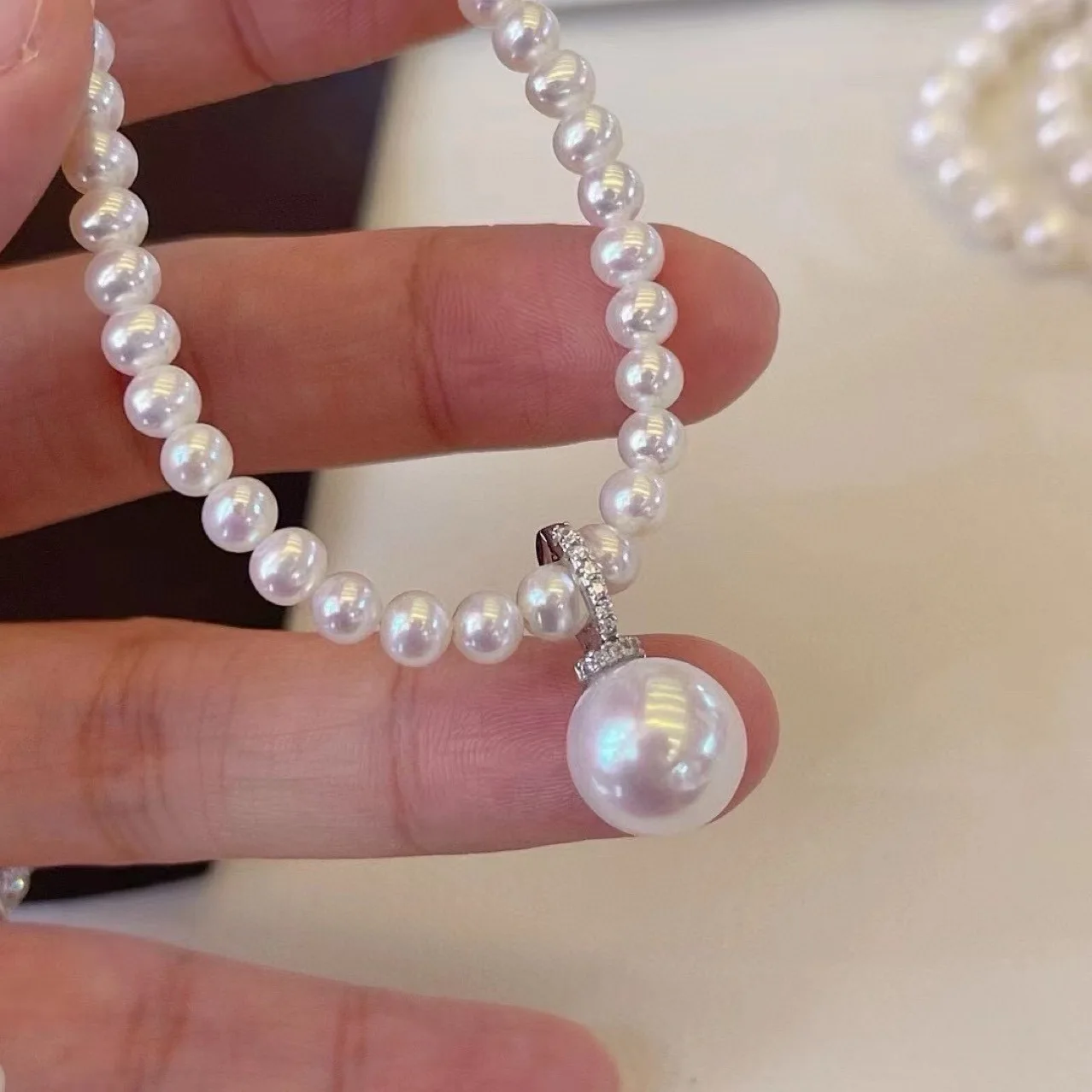 

Removable Baby Pearl Necklace 4-11mm Natural Freshwater Pearl Necklace Round and Flawless Pacifier Buckle Pendant