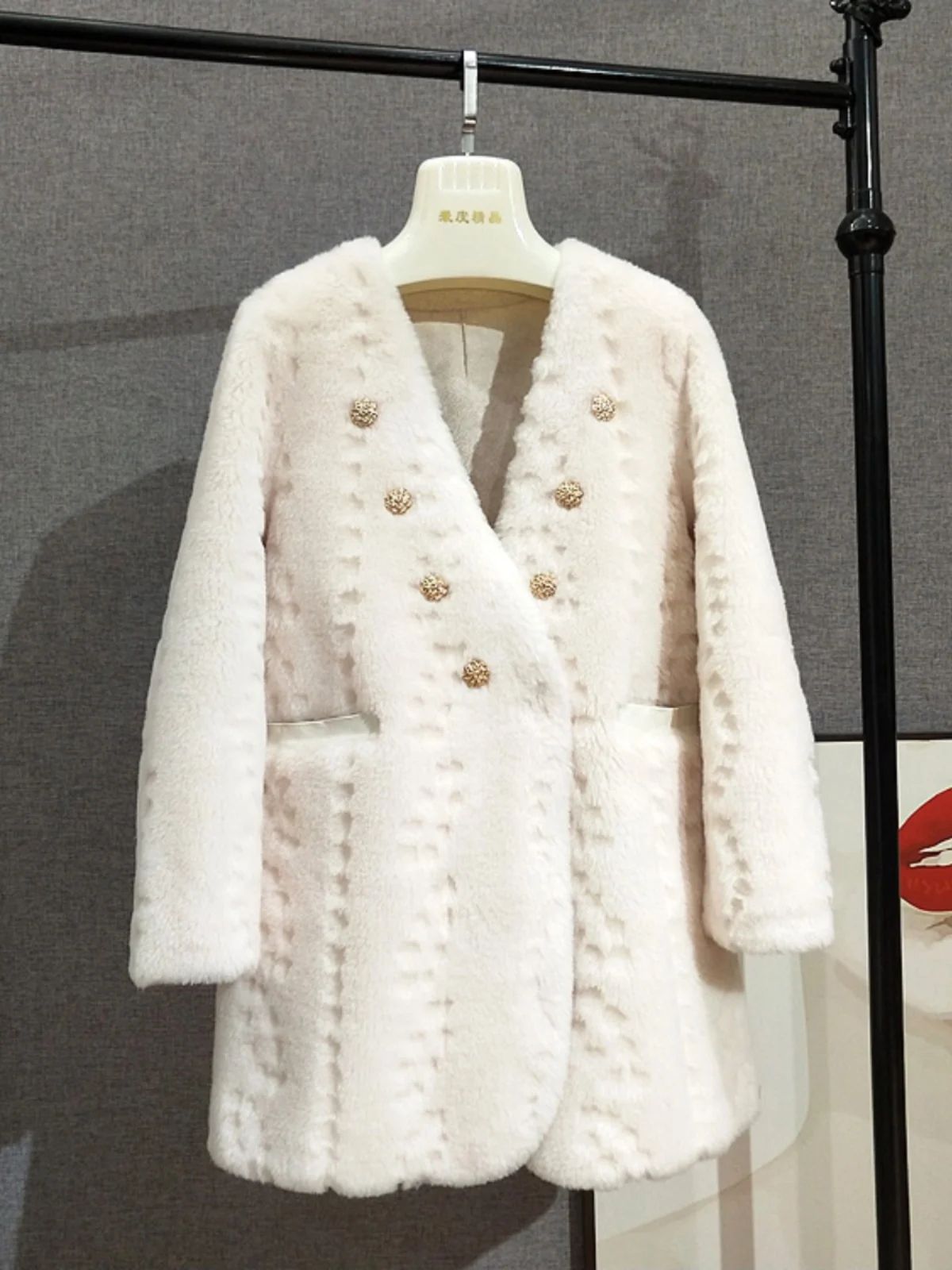 

[Krat Sweetheart]100% wool three-dimensional cut flower fur coat, sheep cut velvet fur integrated coat, medium length