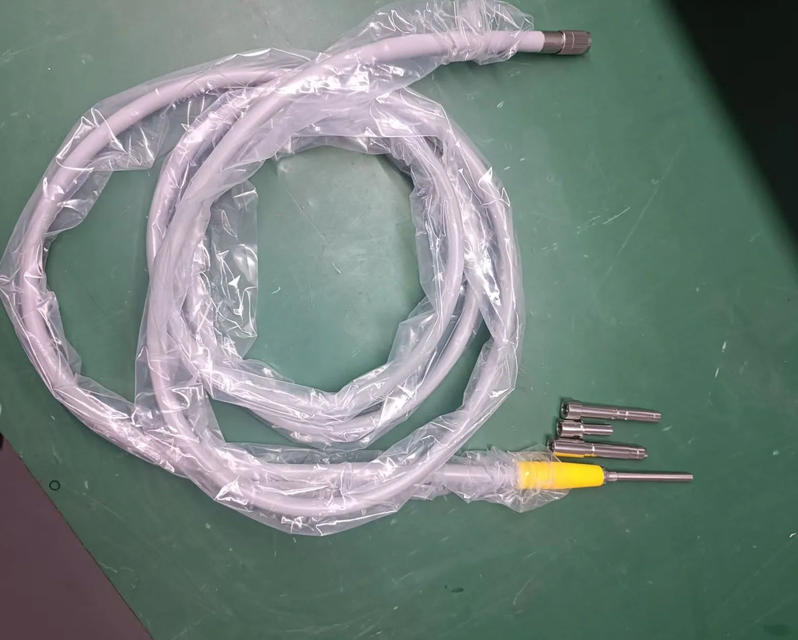 Strong Material High Temperature Autoclave Resistant Endoscopic Fiber Optic Light Cable for  Light Source 2.5m