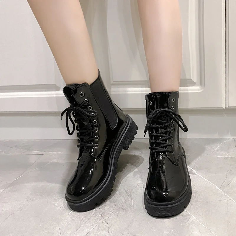 Women 2024 Autumn New Tooling Boots Lady Anti Slip Waterproof Lace Up Short Boots Students Casual Thick Heel Knight Boots