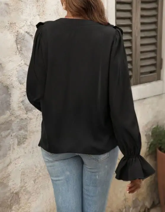 

2026 Autumn New Arrival Women's Fashionable and Versatile V-Neck Ruffled Hem Elegant Blouse Exudes Sophistication