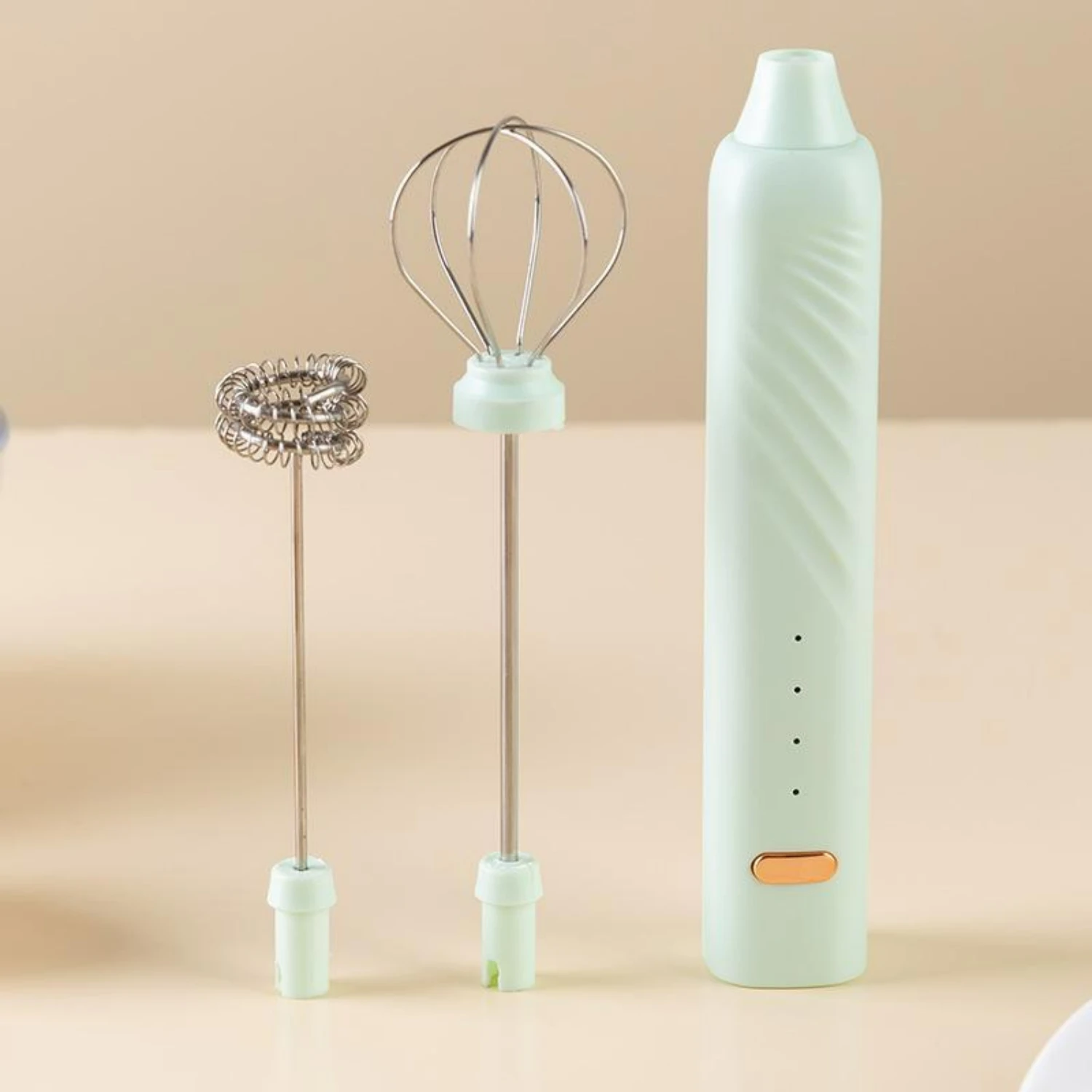 

Mini Handheld Egg Beater Set with 3-speed Electrical Egg Whisker, Portable Milk Frother, Mini Milk Foamer. Ideal Mother's Day Gi