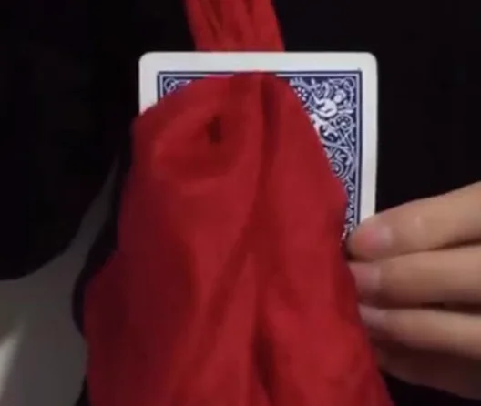 caneta-de-truques-de-magica-com-cartao-espacial-preto-atraves-do-buraco-desaparecendo-ilusao-profissional-truque-de-baralho-de-poquer-artista-de-close-up