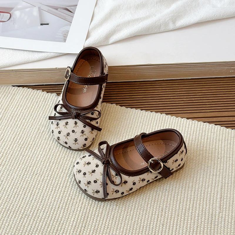 Kiss Bow Strap Leather Shoes for Girls 2025 New Autumn Toddler Ballet Flats Floral Print Soft Sole Elegant Party Shoes Age1-3