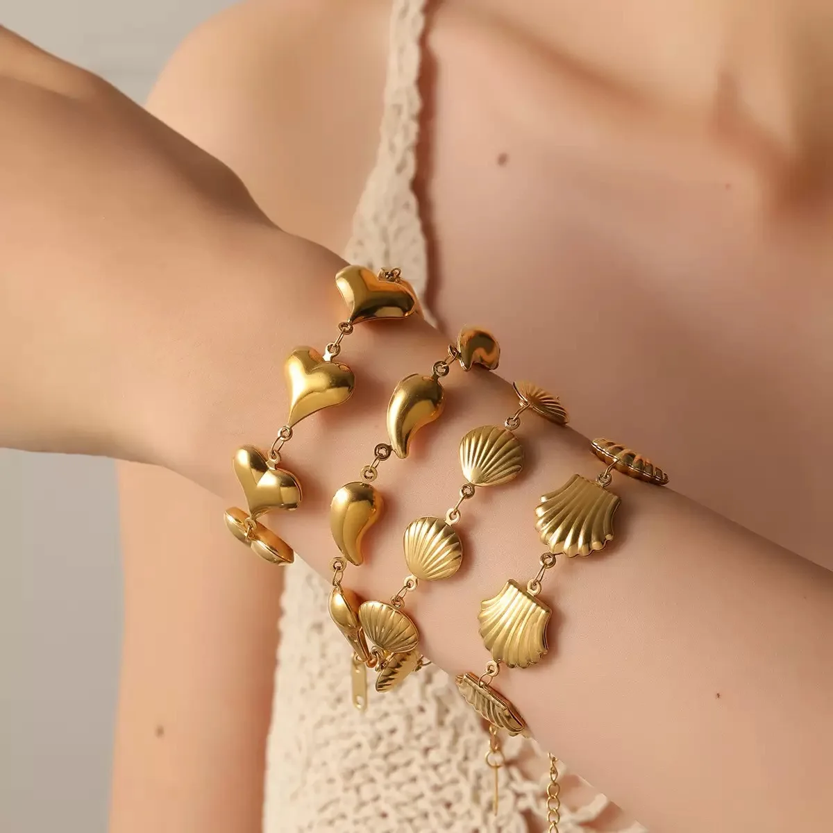 

2025 New Stainless Steel Gold-Plated Summer Beaded Bracelet – Beachy Shell Charm Wrist Jewelry