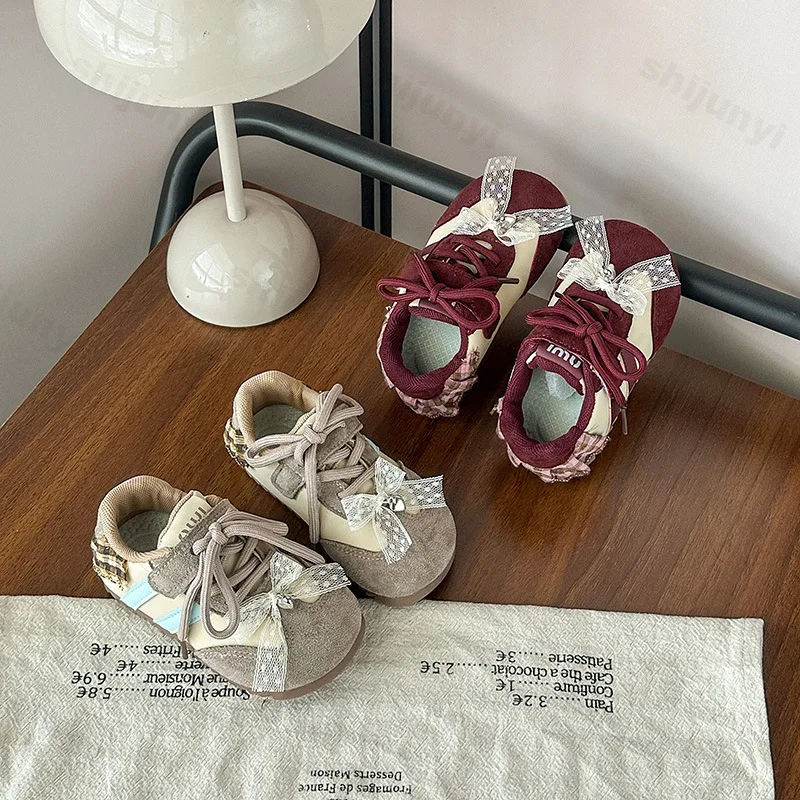 

Детские повседневные кроссовки, осень 2024, новые классические модные туфли в стиле ретро для девочек на мягкой подошве, детская удобная спортивная обувь для бега