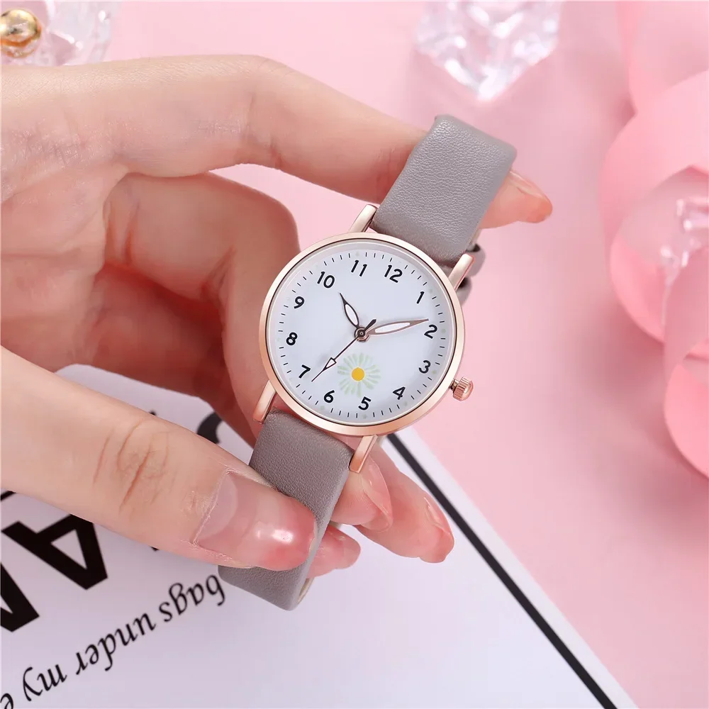 Luxury Watches for Women Luminous Little Daisy Female Watch Belt Back Light Leather Strap Ladies Quartz Wristwatch Montre Femme