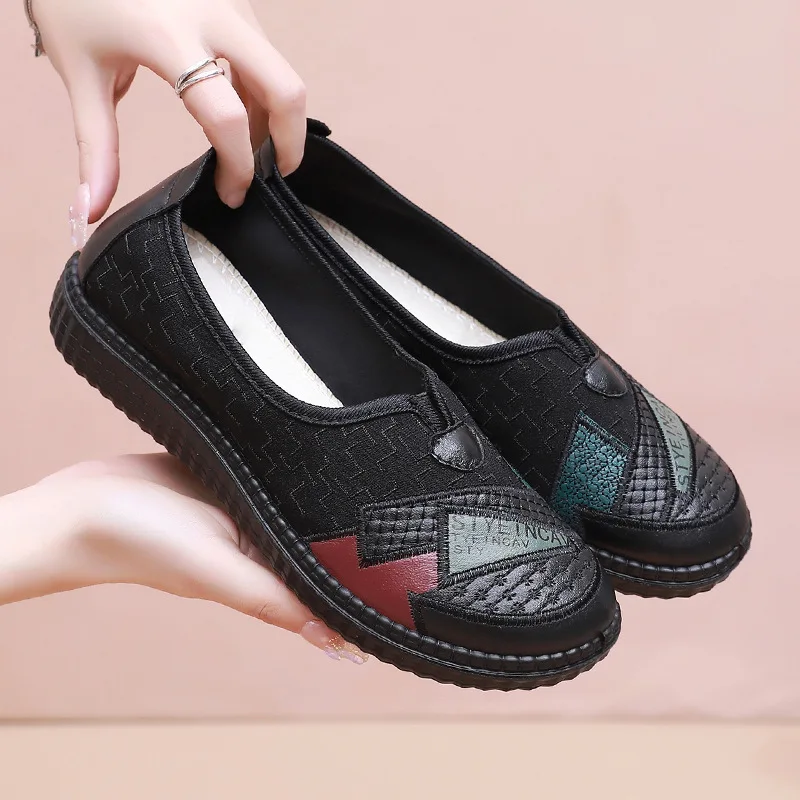 Spring Autumn Women Soft Bottom Cloth Shoes Lady Casual Comfortable Slip on Flat Shoes Middle-Aged and Elderly Mom Shoes