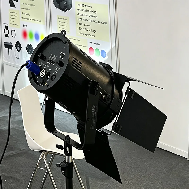 25°-65° Manual Zoom 200W Fresnel Spotlights LED Warm Cool White or RGBL Museum Spot Lights DMX Control Theater Stage Lighting