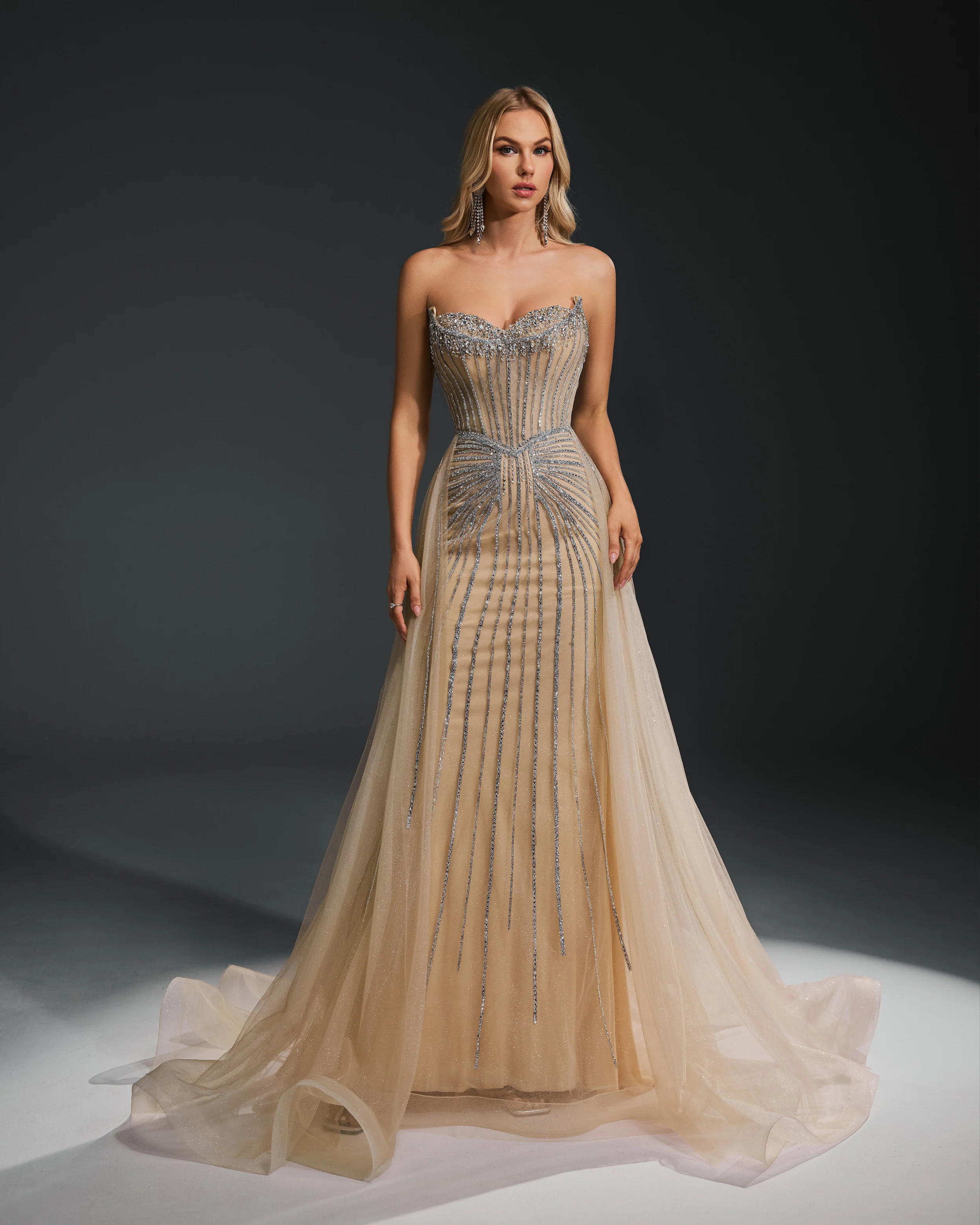 شاليمار تشانغ الذهبي العباءات الفاخرة أزياء السيدات حزب اللباس الديكور تصميم الأزياء حسب الطلب