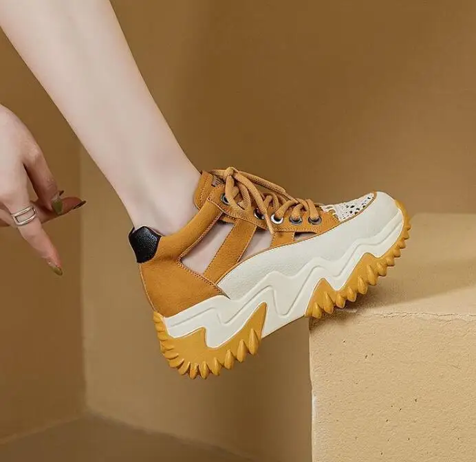 Wysokie, oddychające buty dla kobiet z wydrążonymi grubymi podeszwami Nowe letnie wygodne i codzienne buty Studen