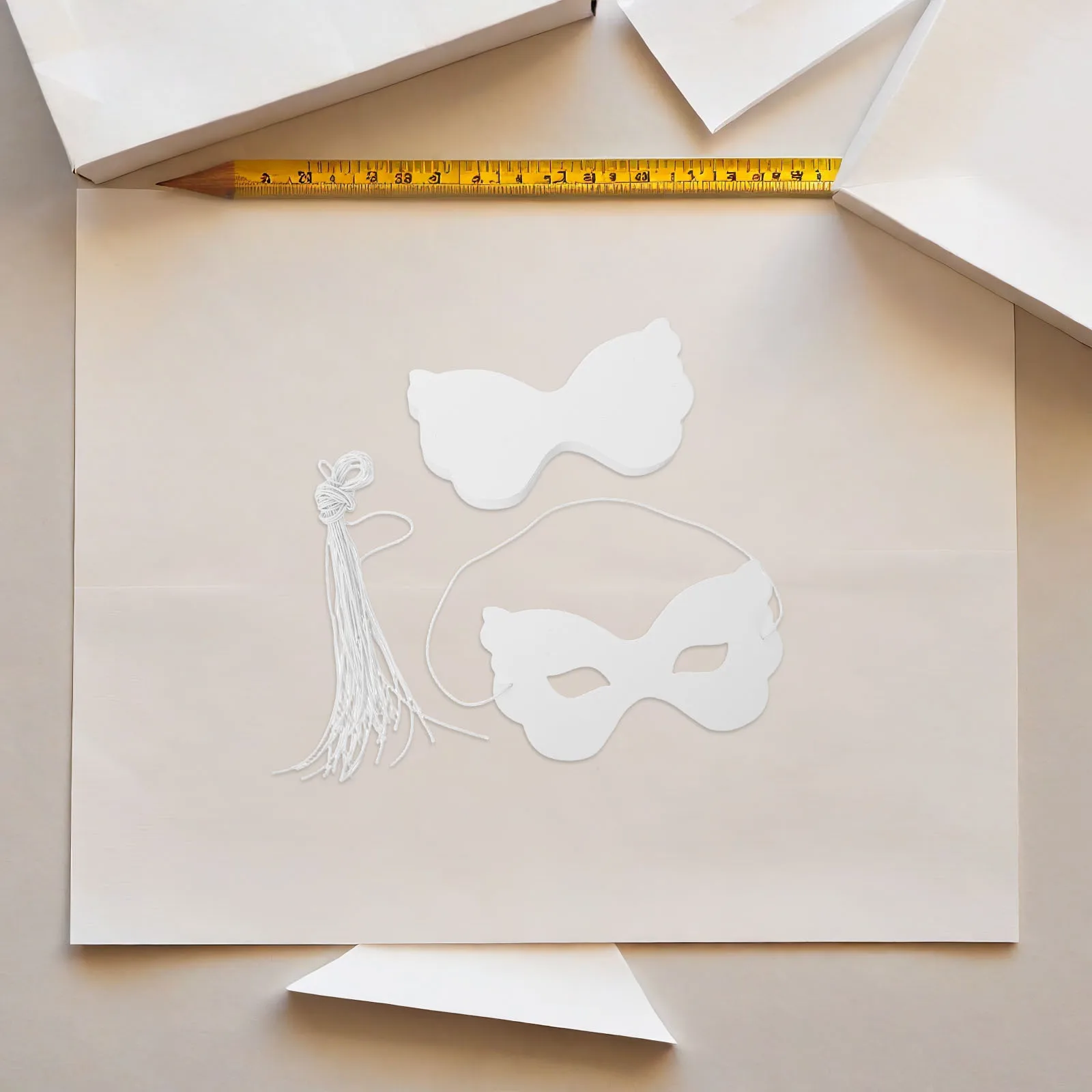 

40Pcs Butterfly Mask Paintable Paper Masks for Creative Art Craft Family Bonding Party Halloween Mardi Gras