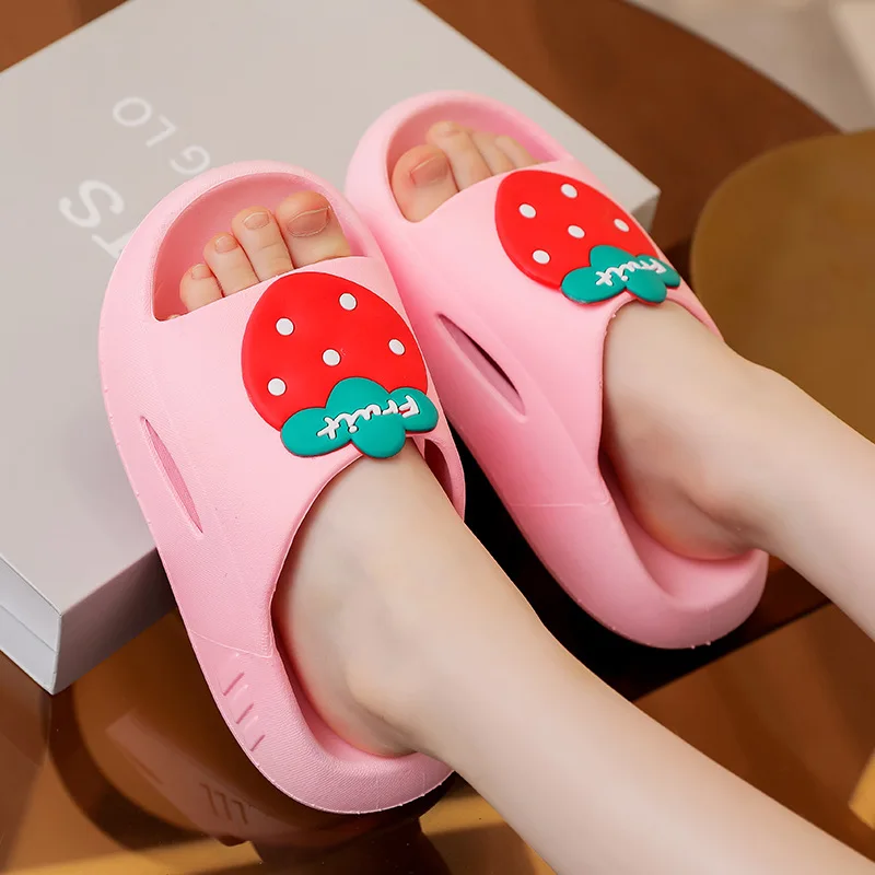 Anti Slip Child Slippers Summer New Cartoon Boy Sandals Cute Girl House Shoes Flip Flops Zapatos Niña Girls Slippers
