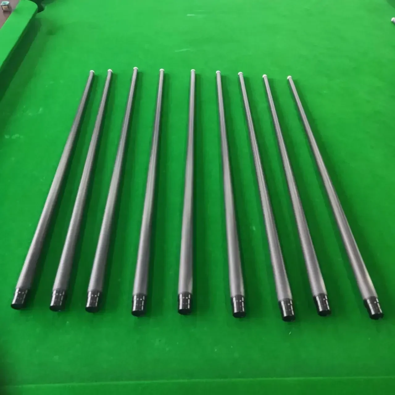 Factory Customized Billiard Shaft Carbon Fiber Shaft Black Technology 10mm 11.75mm 12.75mm Tip Shaft for Pool Cue Gift