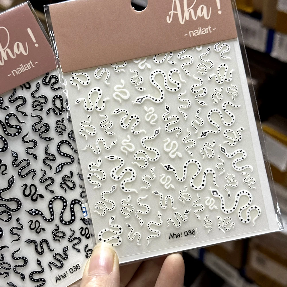1 pçs 3d preto branco cobra arte do prego adesivos auto-adesivo dos desenhos animados luz das estrelas cobra y2k slider do prego diy decoração do prego manicure decalque