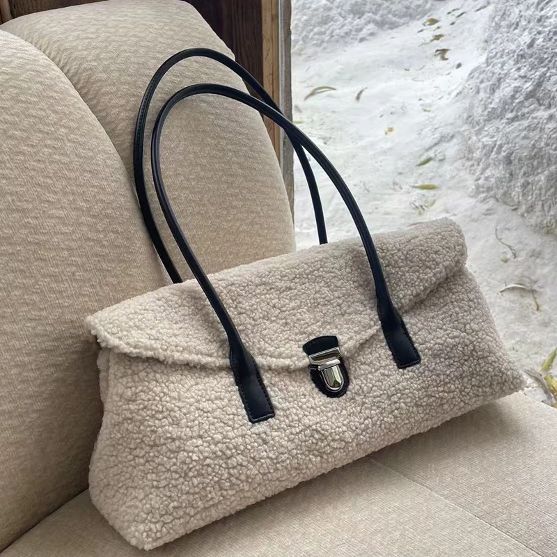 

Модные сумки-раскладушки из натурального меха для женщин. Роскошные дизайнерские сумки и кошельки. Новинка 2023 года. В верхней ручке с замком под мышками на плечо.