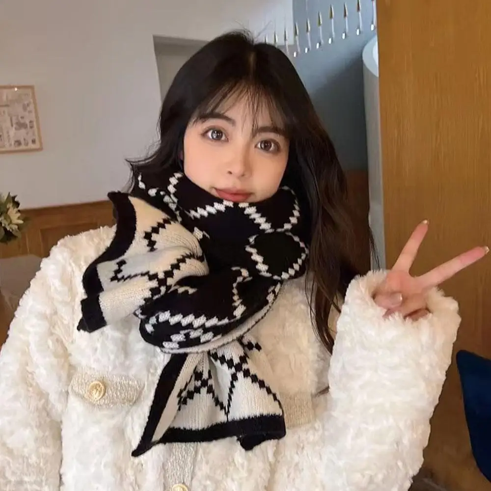 Syal Rajut Vintage Motif Kotak-kotak Inggris Musim Dingin dengan Tepi Hitam, Benang Wol Tebal, Penghangat Leher Lembut, Tahan Angin untuk Luar Ruangan, Syal Ski