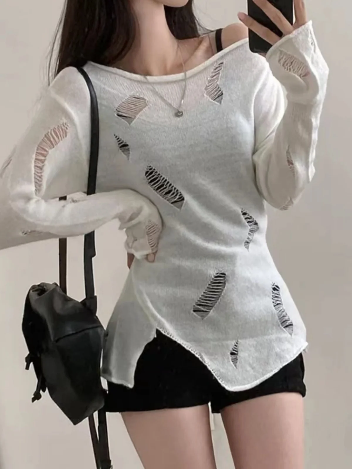 เสื้อถักสไตล์เกาหลีแบบกลวงสำหรับผู้หญิง เสื้อสเวตเตอร์บางเฉียบ ดีไซน์กระชับสัดส่วน แขนยาว แฟชั่น