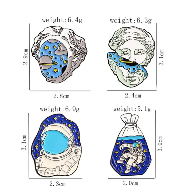 Statuetka Broszka Niebieskie Morze Przestrzeń Astronauta Sztuka Rzeźba Twarz Emalia Szpilka Odznaka Biżuteria Lesbijska Artysta Biżuteria Astronauta Gwiaździste niebo