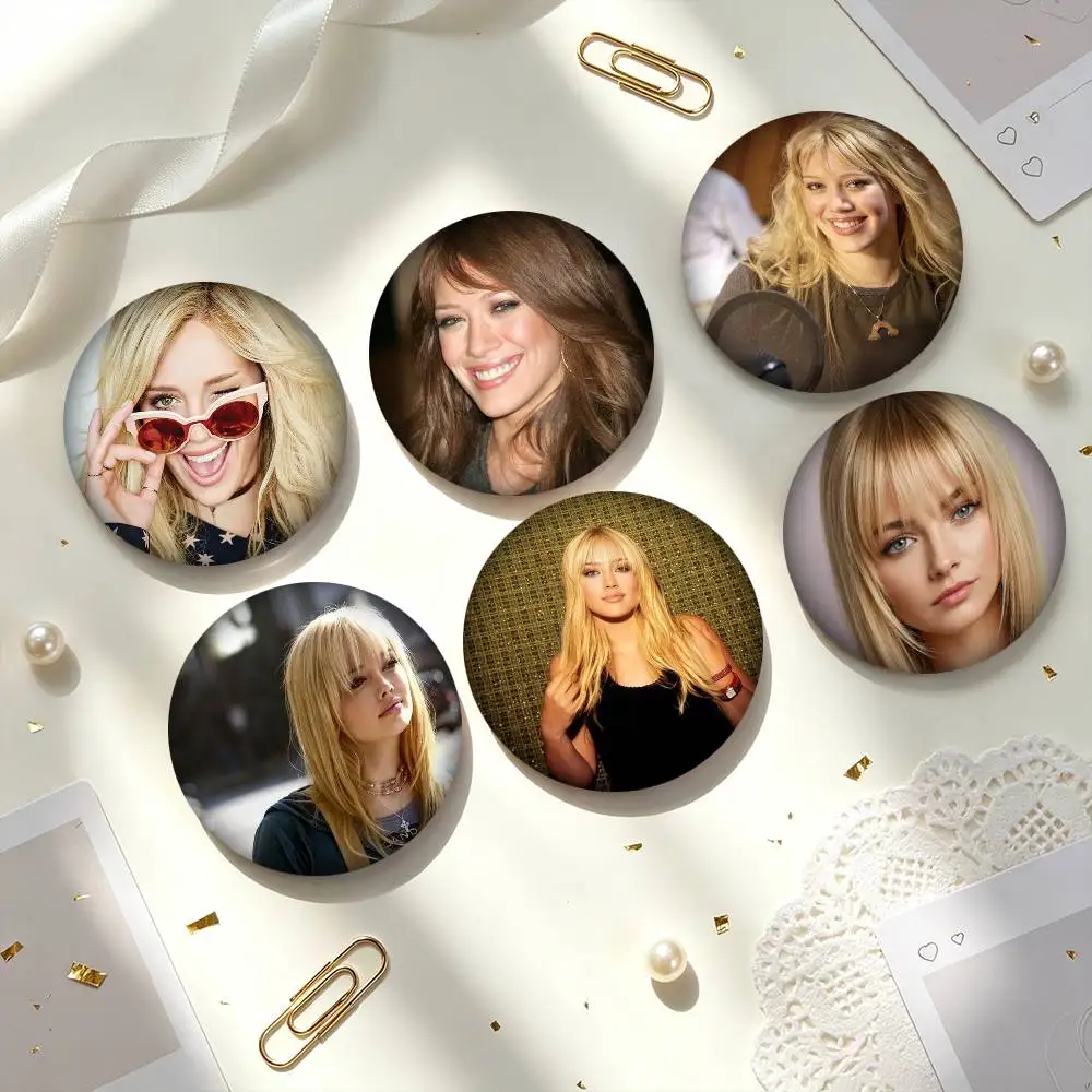 H-Hilary Duff Pop Star 25mm 32mm 44mm 58mm 75mm Brooches Badges Pins for Accessories Gift
