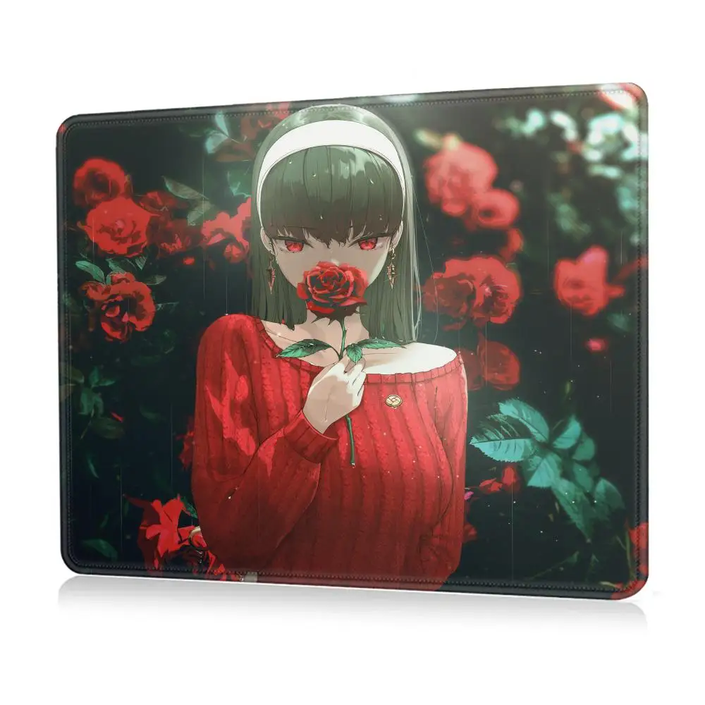 

Yor Forger Anime Girl Spy X Familys Mousepad Small LockEdge Mouse Pad For Gamers Computer Desk Pad Anti-slip Rubber