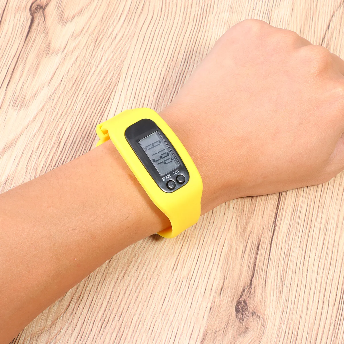 1pc Pedometer Bracelet Multifunctional Sports Pedometer Bracelet Time Calorie Mileage Tracker For Men Women Yellow Casual Wear