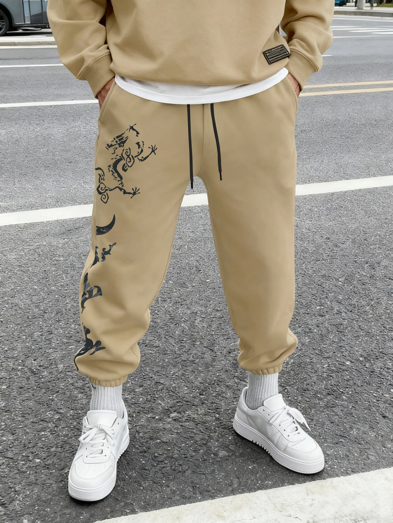 Men's Streetwear Vintage Ancient Outline Dragon Moon Print Sweatpants Elastic Waist Soft Fabric Chinese Hip Hop Daily Joggers