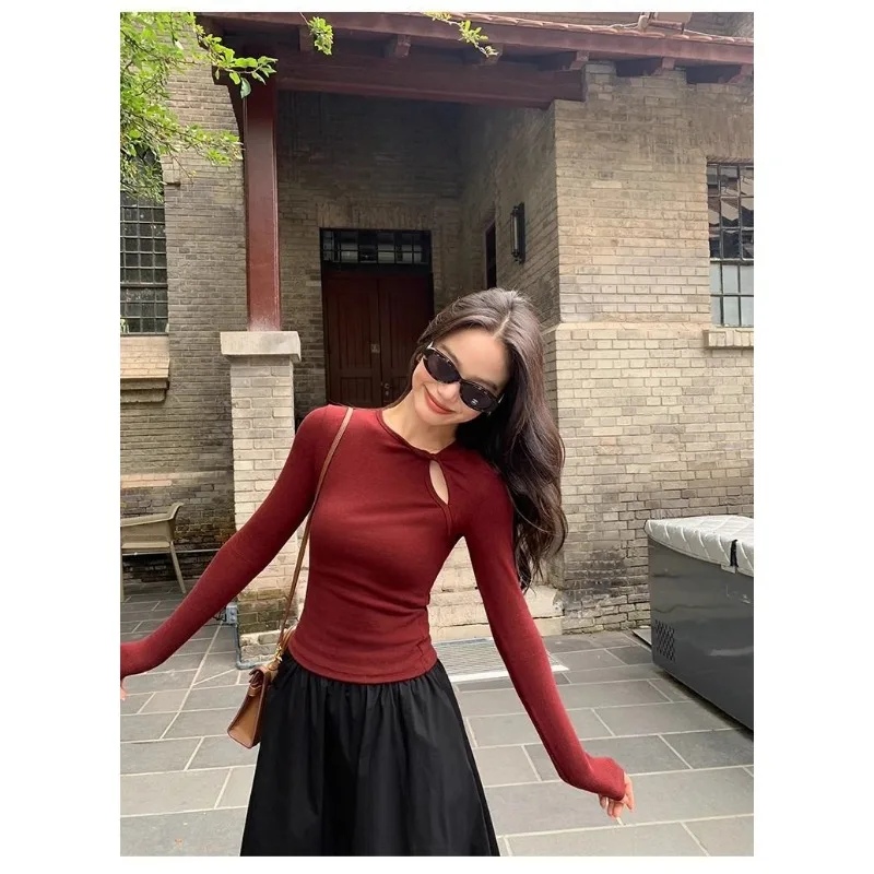 Camiseta hueca de manga larga para mujer, camisa de fondo de algodón de diseñador, Top versátil y ajustado