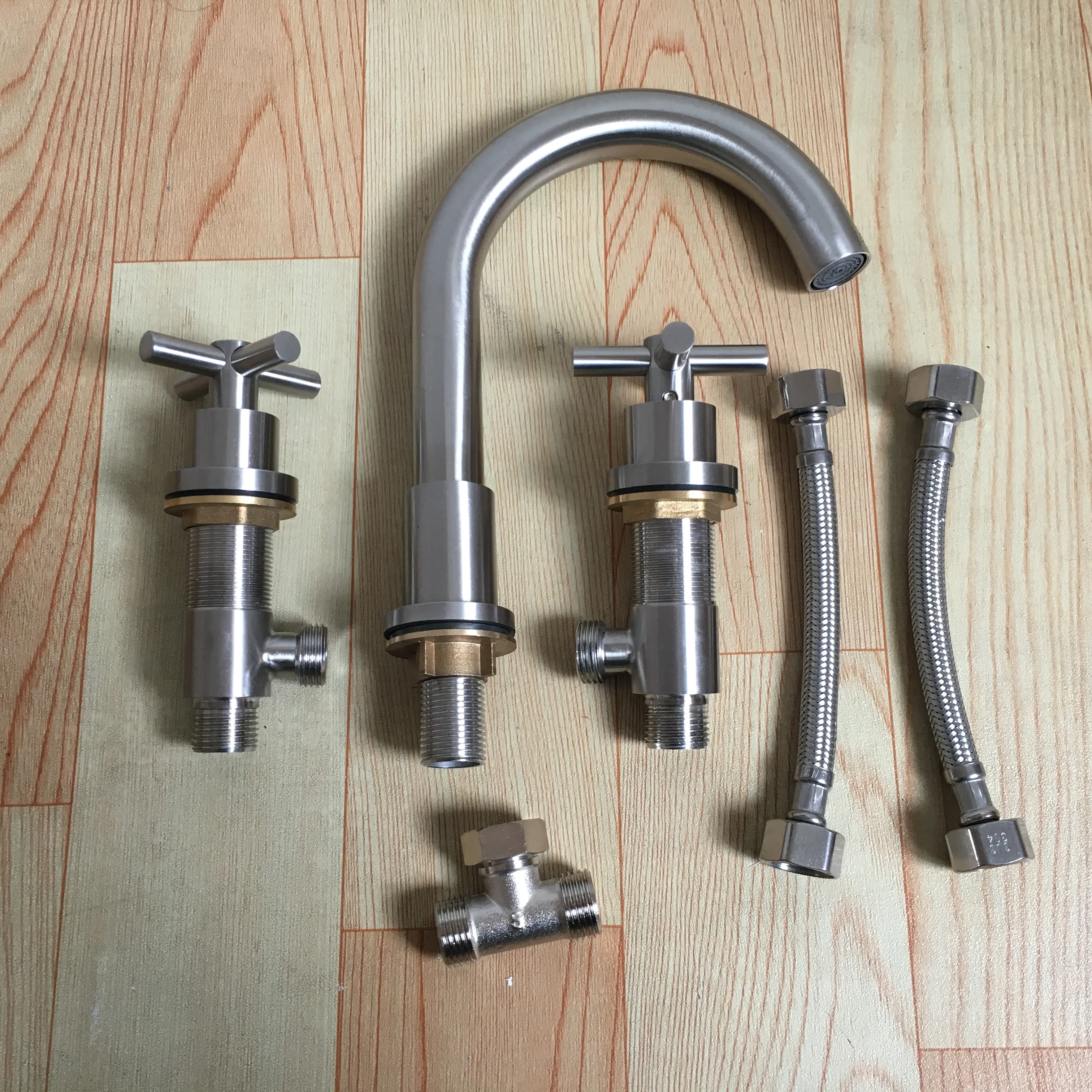 

Смеситель для раковины MTTUZK из нержавеющей стали 304, без свинца, с двумя ручками, для ванной комнаты, на 3 отверстия, комплект смесителей для раковины и ванны