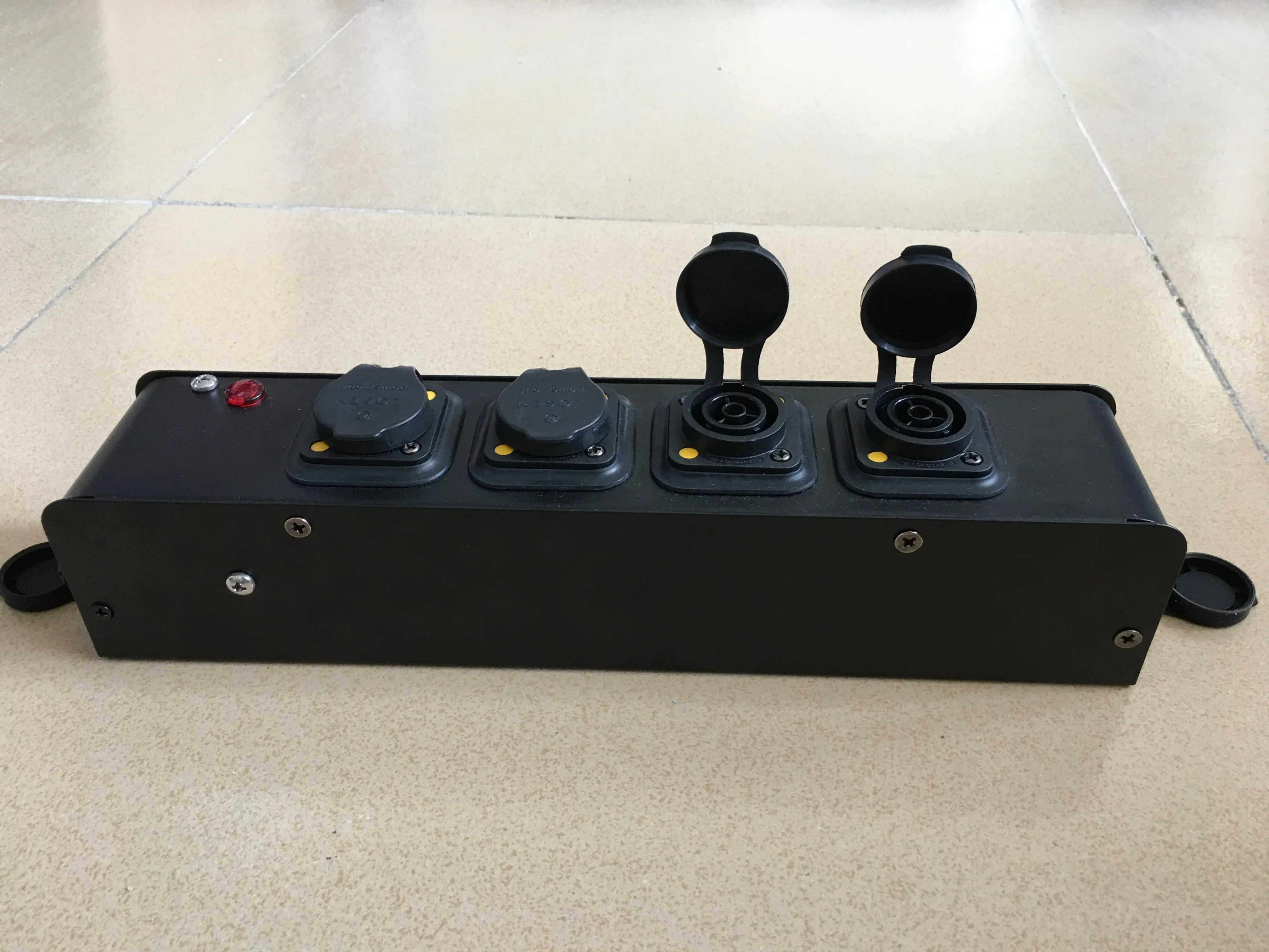 Poweron – véritable boîte d'équipement étanche 230V, avec entrée et sortie Powercon pour éclairage de scène