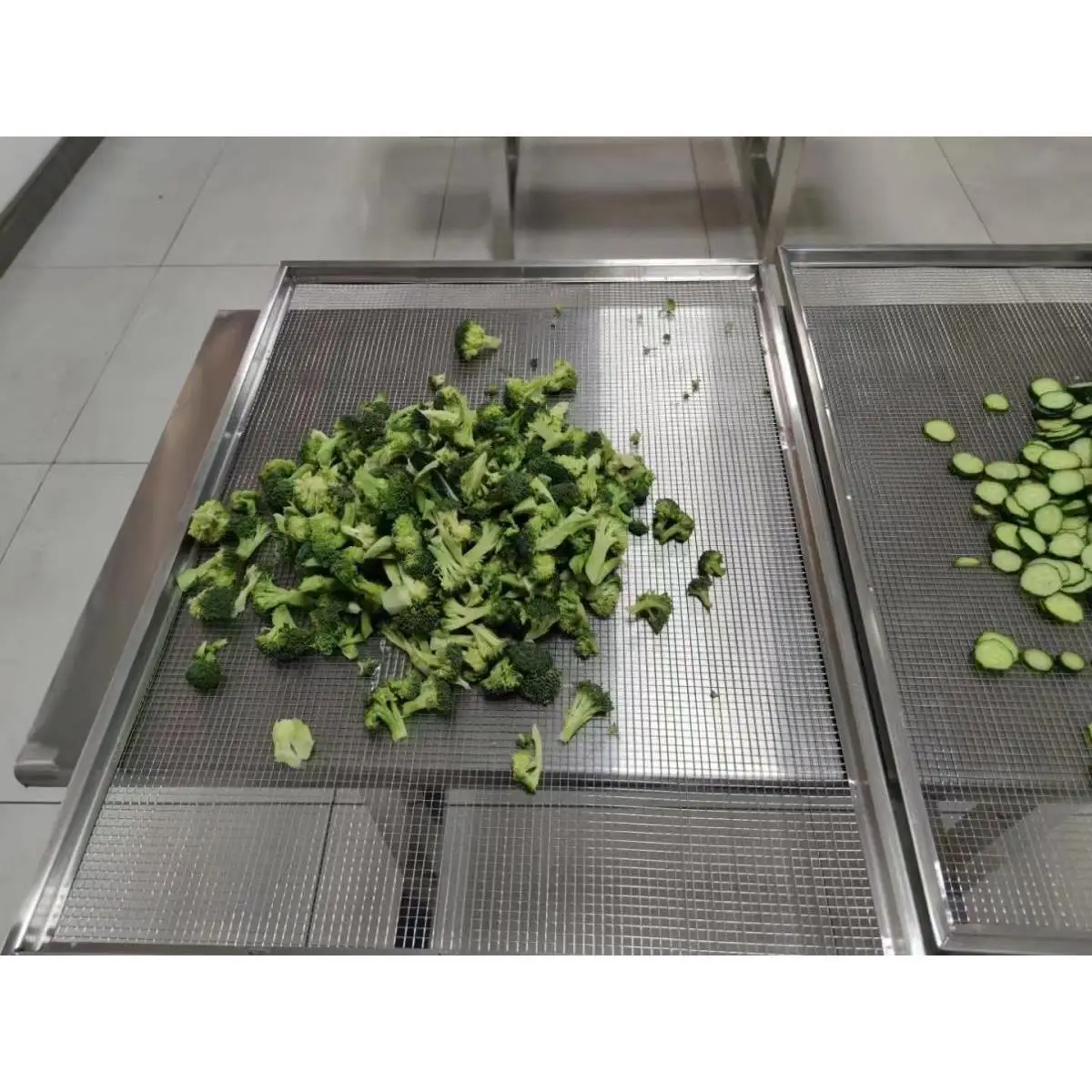 Essiccatrice industriale per frutta ad alta capacità e altezza 3500 mm di vendita calda con motore per la lavorazione su larga scala