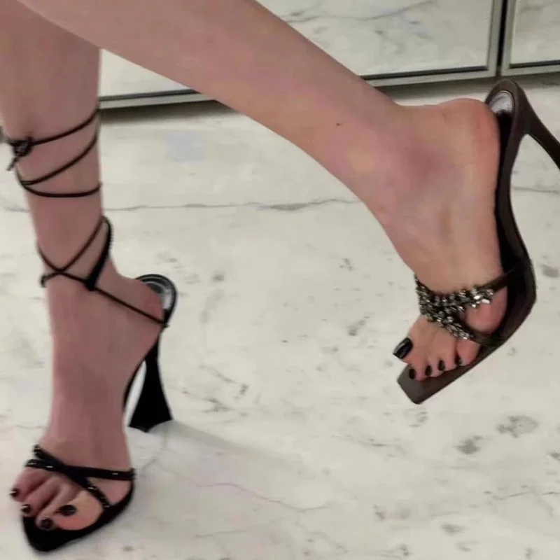 2025 Summer New Square Toe Cross Diamond High Heels Fashionable Ladies Satin Stiletto Sandals Sexy Ladieshigh Heel Sandals