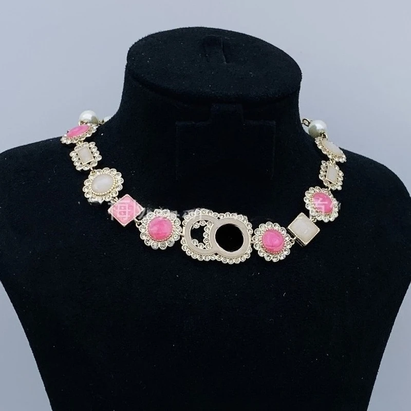 

2025 New Luxury Necklace Letter Bow Pendant Suitable for Daily Wear Gifts