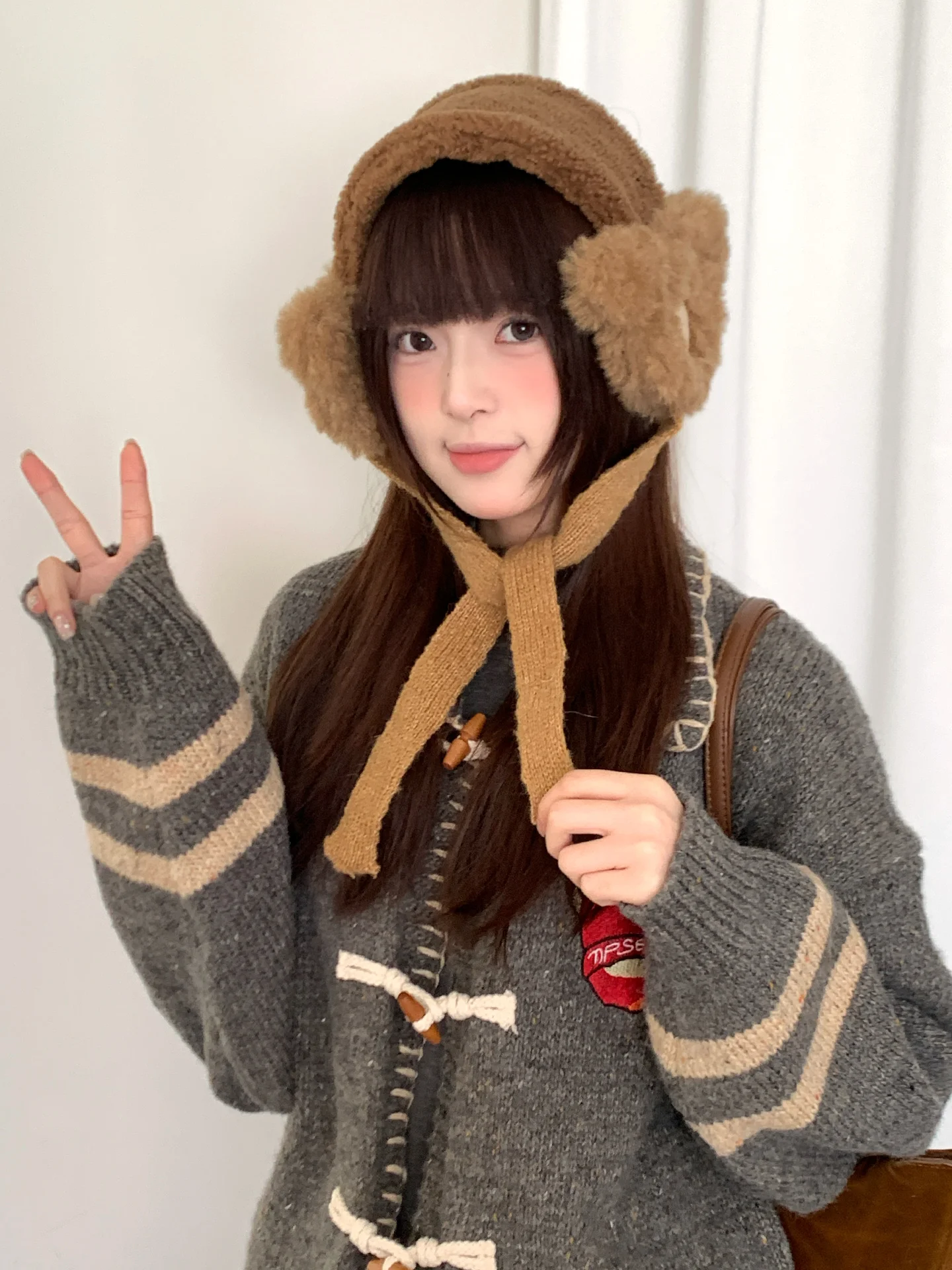 겨울 야외 사이클링 귀마개에서 바람과 추위를 방지하기 위해 여성을 위한 귀여운 봉제 작은 곰 갈색 귀마개