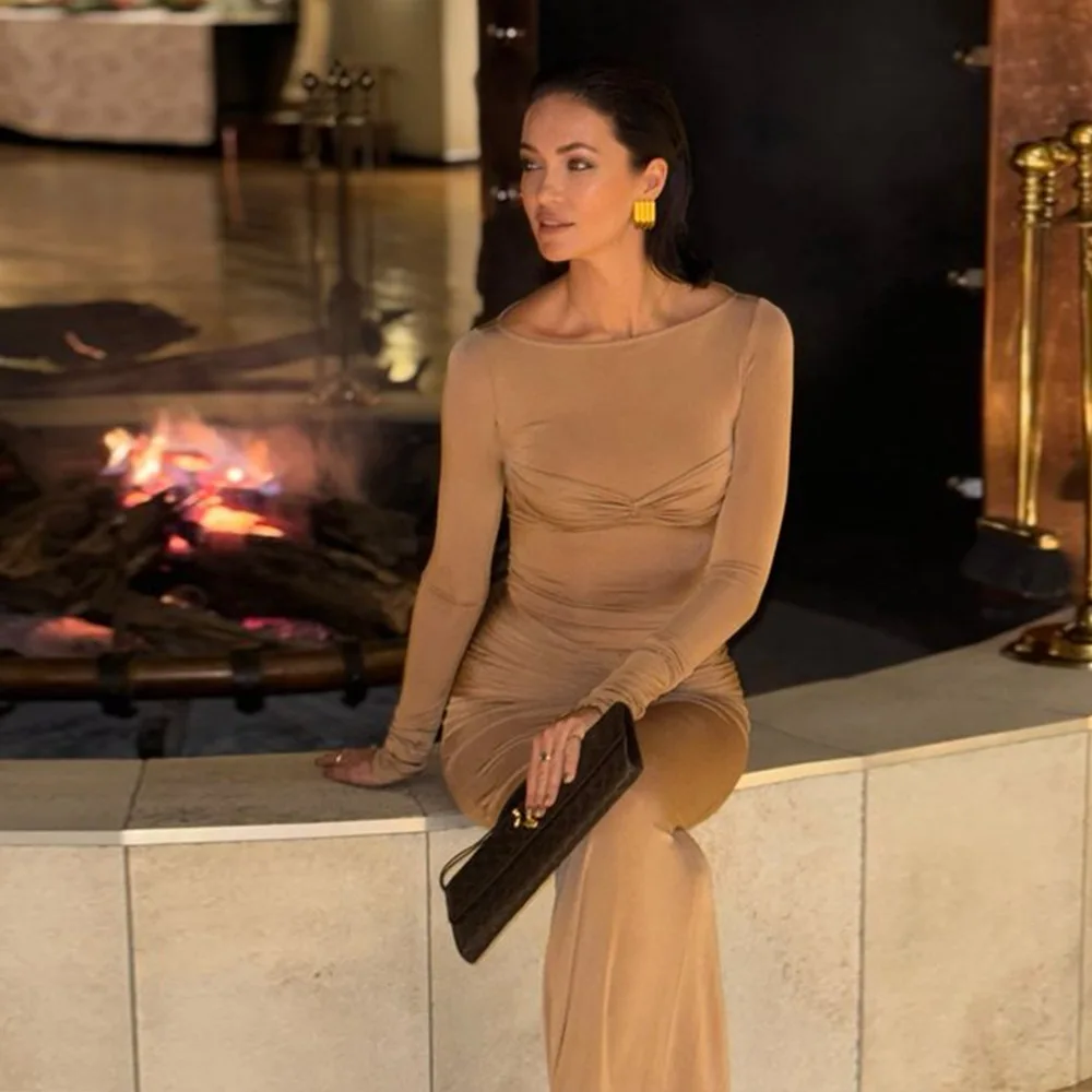 Nowa, modna sukienka bodycon z marszczeniami, seksowna, w jednolitym kolorze, z okrągłym dekoltem, długim rękawem i dopasowanym krojem.