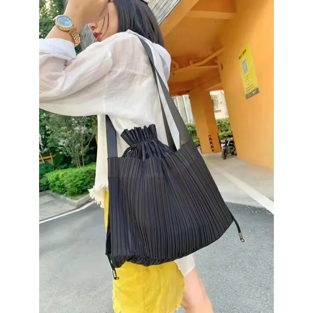 Miyake Original Pleated Drawstring Pocket Tote Bag Hundred Niche Small Bag Fashion Personalized Pleated Bag