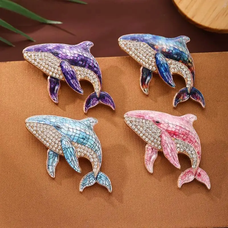 1Pc Elegant Rhinestone Whale Brooch Creative Sea Animal Pin Anti-Rust Alloy Brooch for Women Valentine's Day Gift Choice