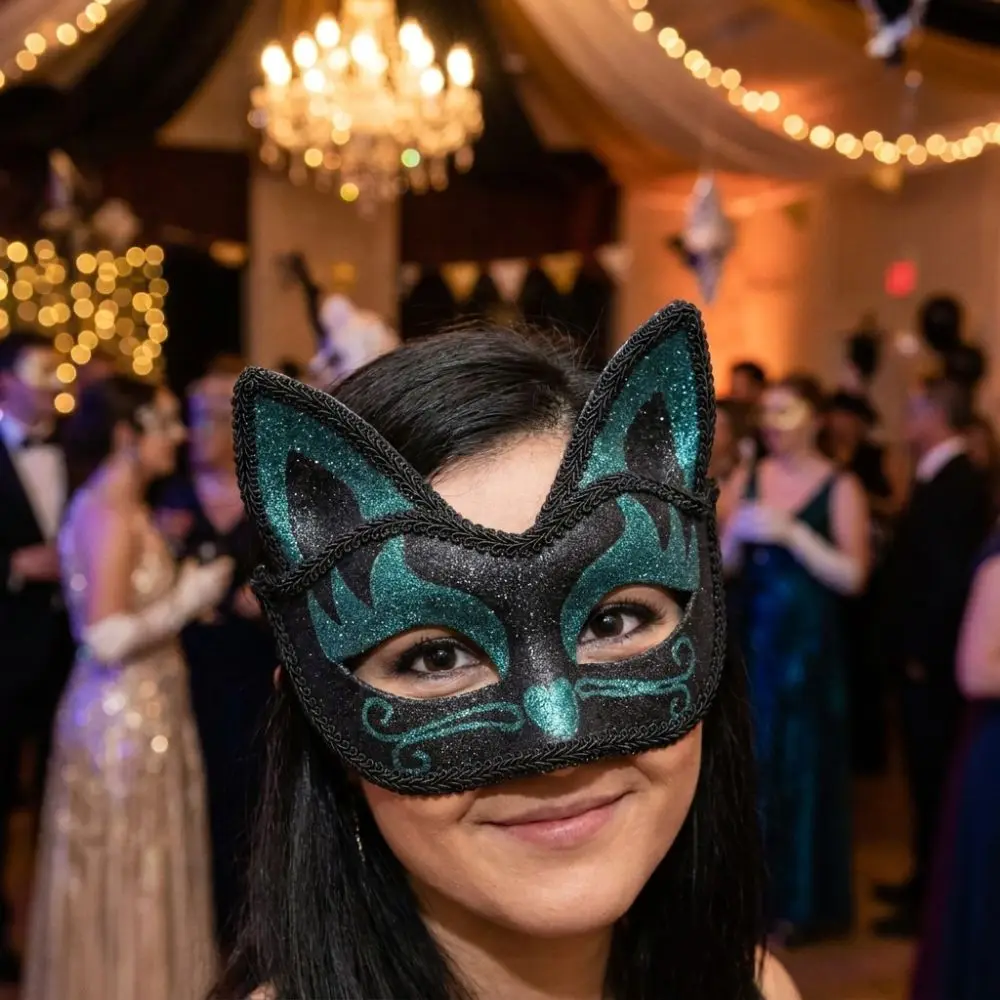 Vintage Glitter Cat Half Face Mask 3D Cat Texture Funny Cosplay Halloween Cat Party Eye Mask Adjustable Animal Design