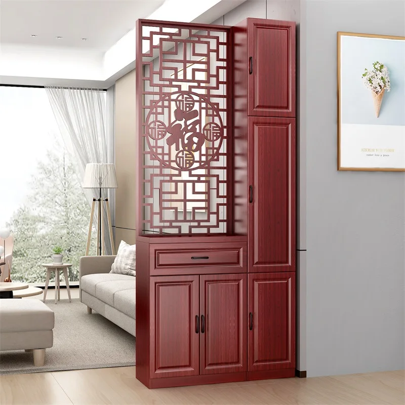 The screen partition the living room is simple and modern, shelf enters door, solid wood is facing door