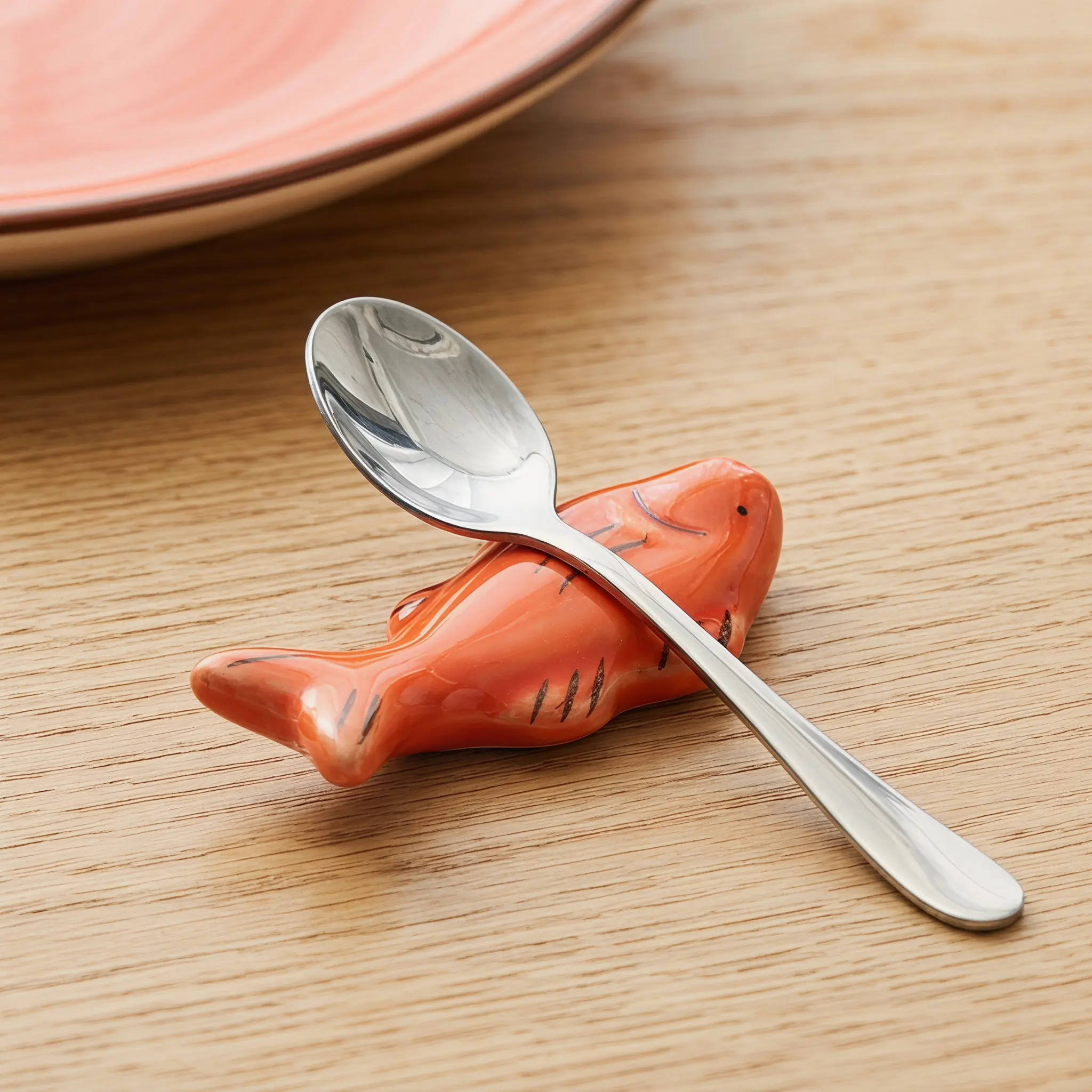 6Pcs Ceramic Chopstick Rest Set Japanese Fish Pattern Design Elegant Tableware for Home Wedding Party Decoration Dishwasher Safe
