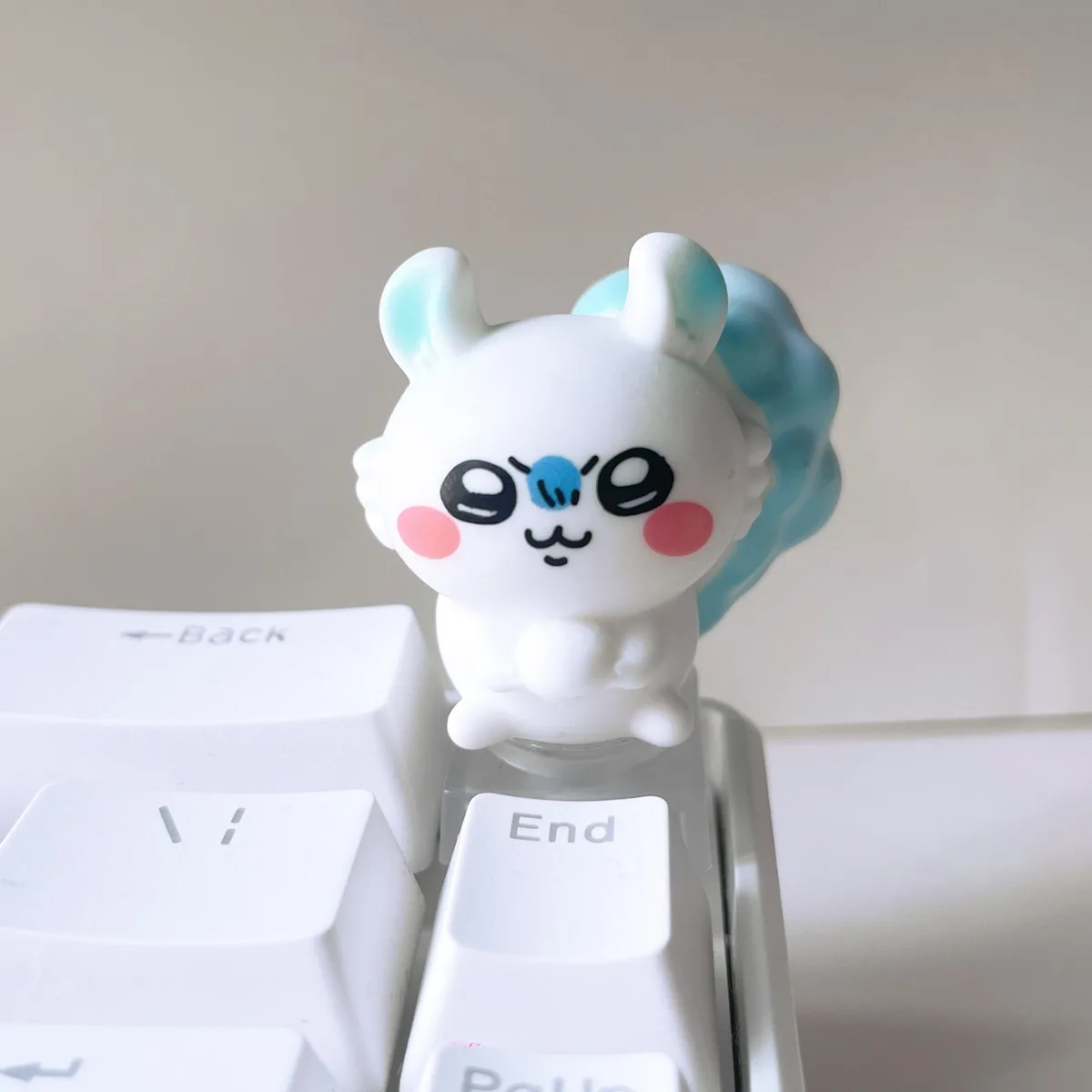 

Милые сменные светящиеся кейкапы из смолы с персонажами Чиикава, Усаги, Момонга для механической клавиатуры, кавайные аниме-мультяшные подарки и игрушки к празднику