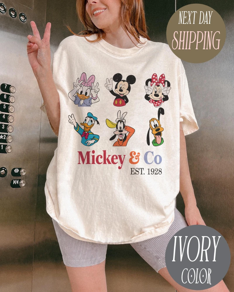 Camisa Mickey & Co, Mickey y Co. Est. 1928 Camisa, Camiseta unisex, Camisa Mickey y sus amigos, Camisas Disney, Camiseta Disney Trip