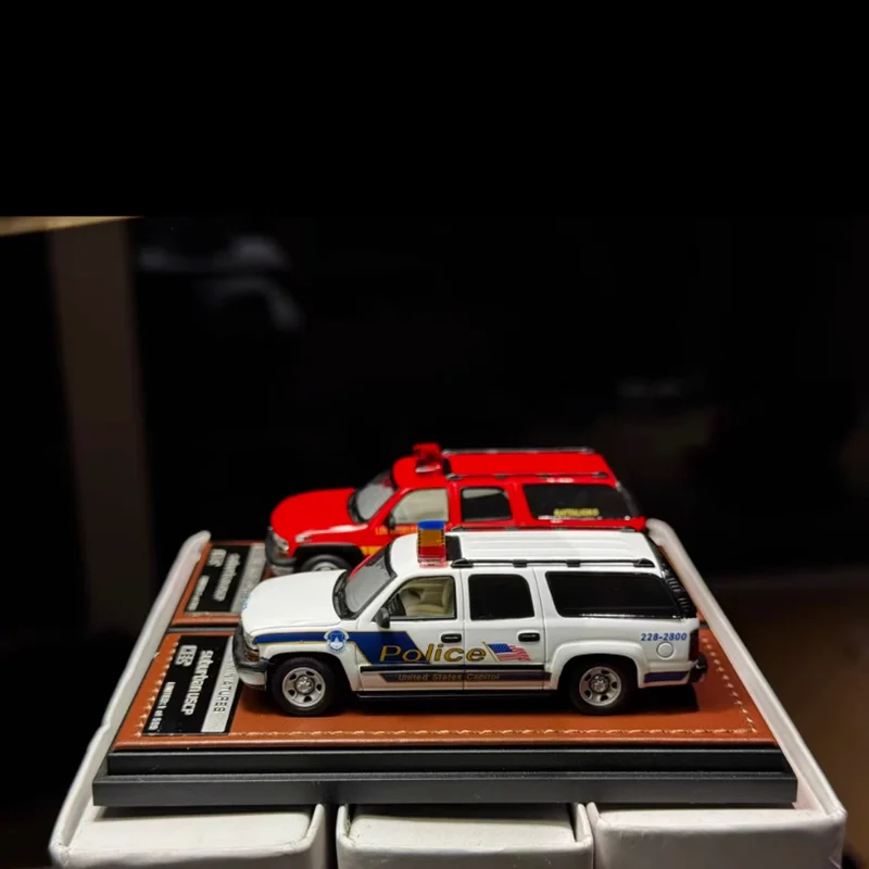 MK Diecast escala 1:64 motor de bomberos suburban/modelo de coche de simulación de aleación de policía niño coleccionable recuerdos exhibición de regalos de vacaciones