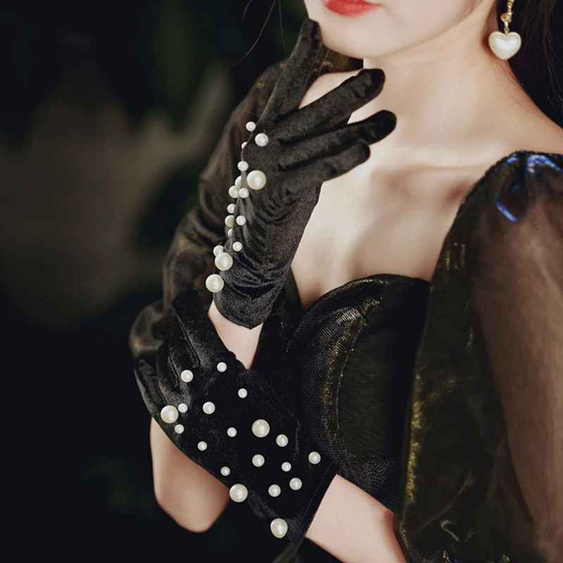 

Women Black Pearl Short Velvet Gloves Elegant Wedding Dress Decorative Gloves Full Finger Driving Warm Mitten