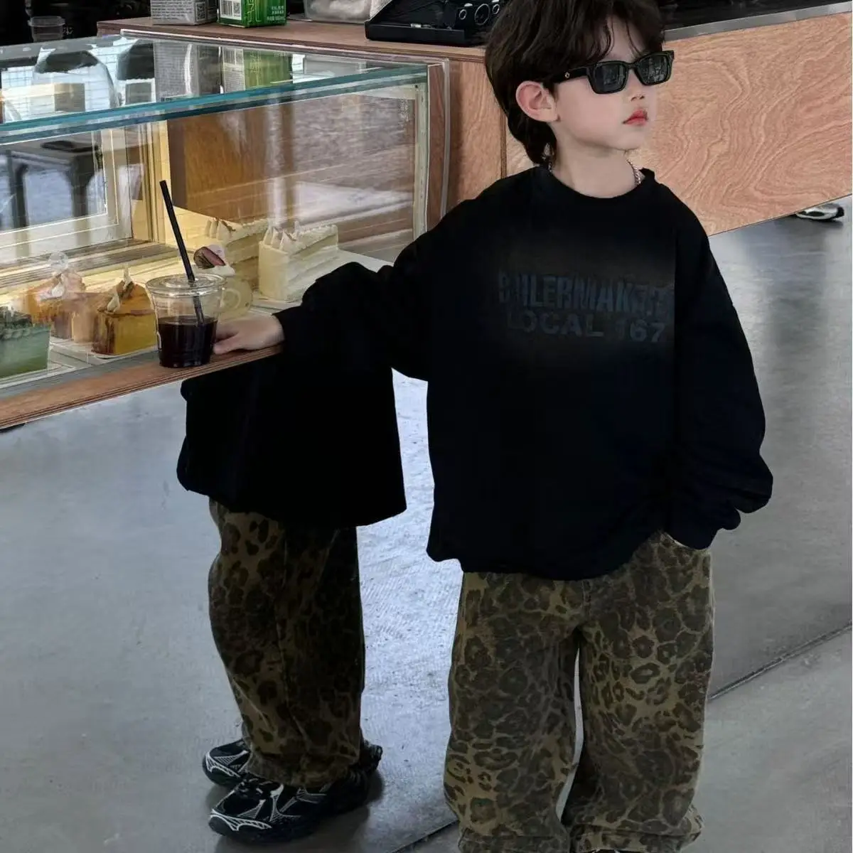 

Children's spring Autumn Pants Boys Leopard Print Jeans Korean Baby Clothing Kids Handsome Casual and Fashionable Loose Trousers