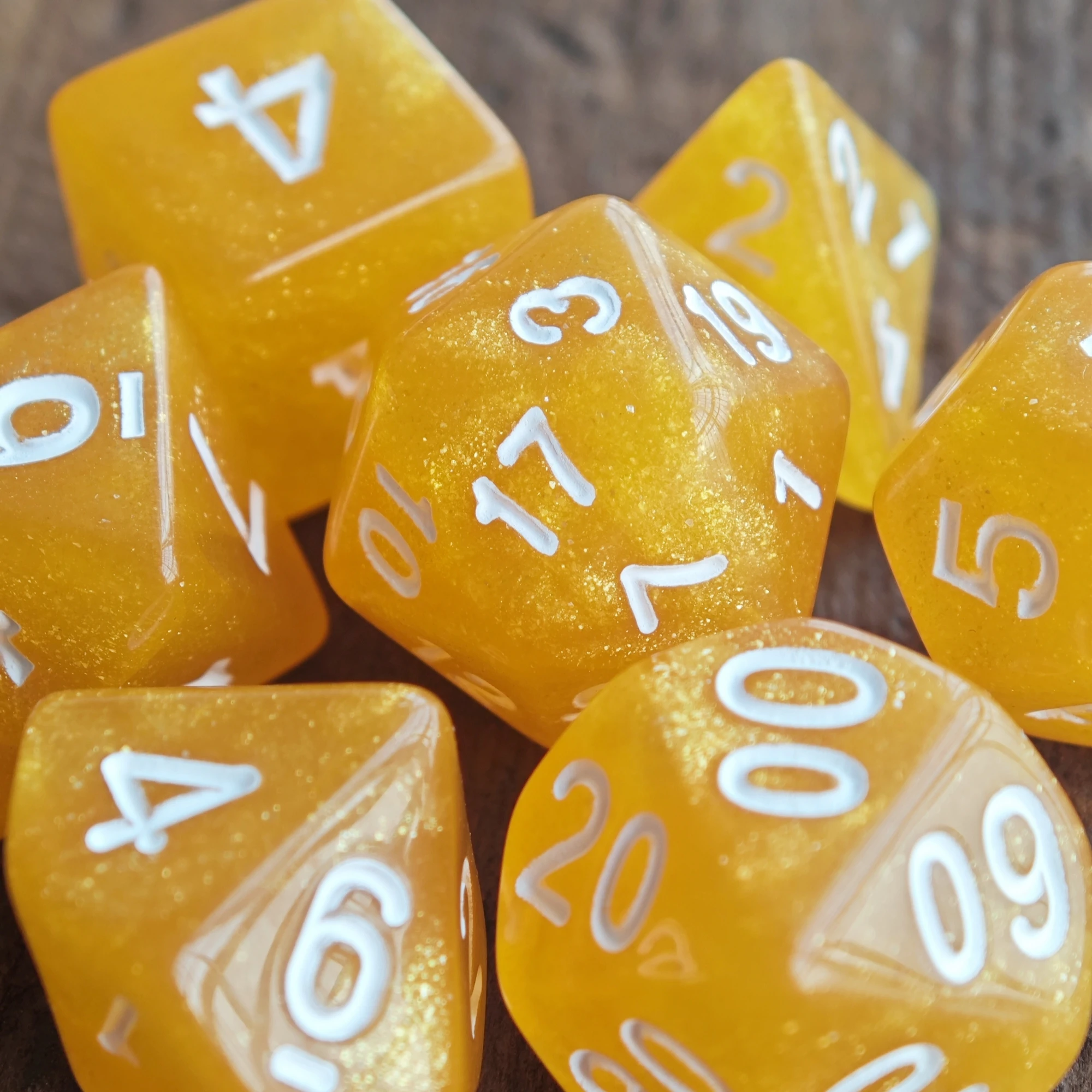

7Pcs/Set Yellow Galactic Dice Set D&D COC RPG Fantasy Potion Bottle Dungeons and Dragons Desktop Game