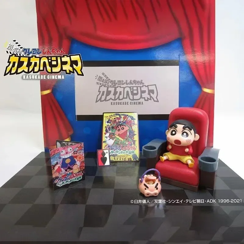 Bandai 1pcs Willekeurige Stijl 9CM Anime Crayon Shin-chan Kawaii Figuur Kasukabe Cinema Miniatuur Model Speelgoed Verzamelen ornamenten Gift